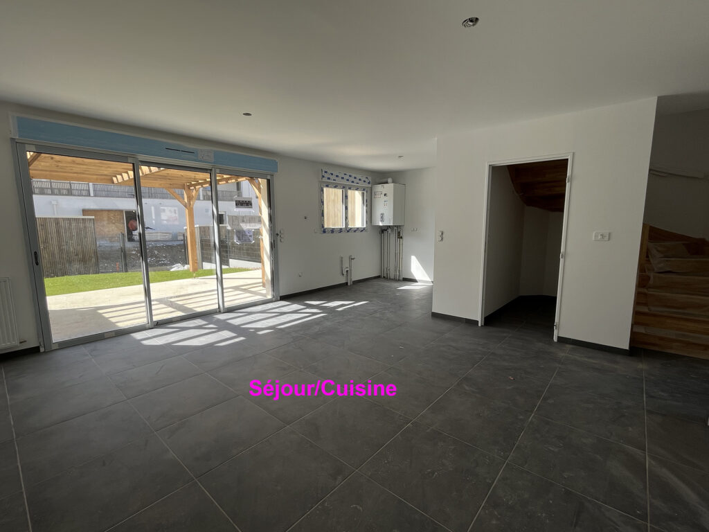 Séjour Cuisine de la maison M2 à Orgères